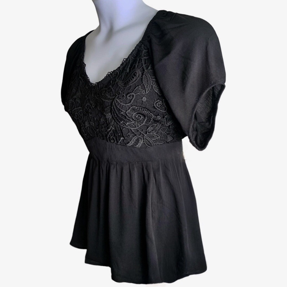 TORRID Crinkle Gauze With Lace Puff Short Sleeve Blouse NWT  Size 2X - Picture 3 of 8